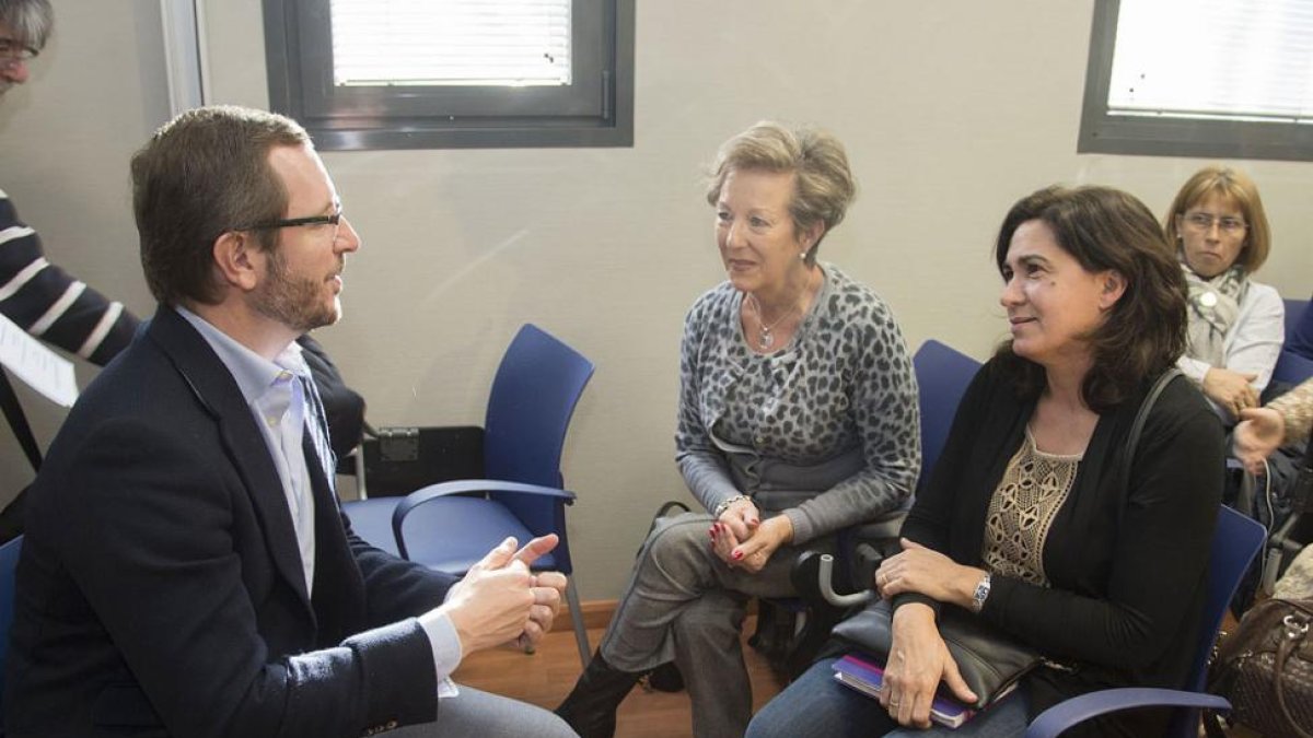 Maroto se reunió con asociaciones.-ICAL