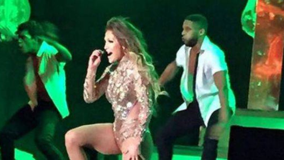 Un momento de la actuación de JLo en la boda india.-Foto: INSTAGRAM