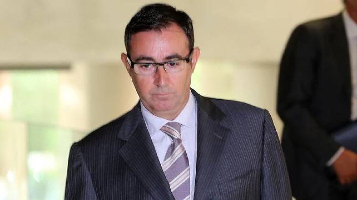 http://www.elperiodico.com/es/noticias/politica/diego-torres-revela-que-abogado-urdangarin-ofrecio-dinero-trabajo-cambio-asumir-mas-culpa-3867488-Foto: RICARD CUGAT