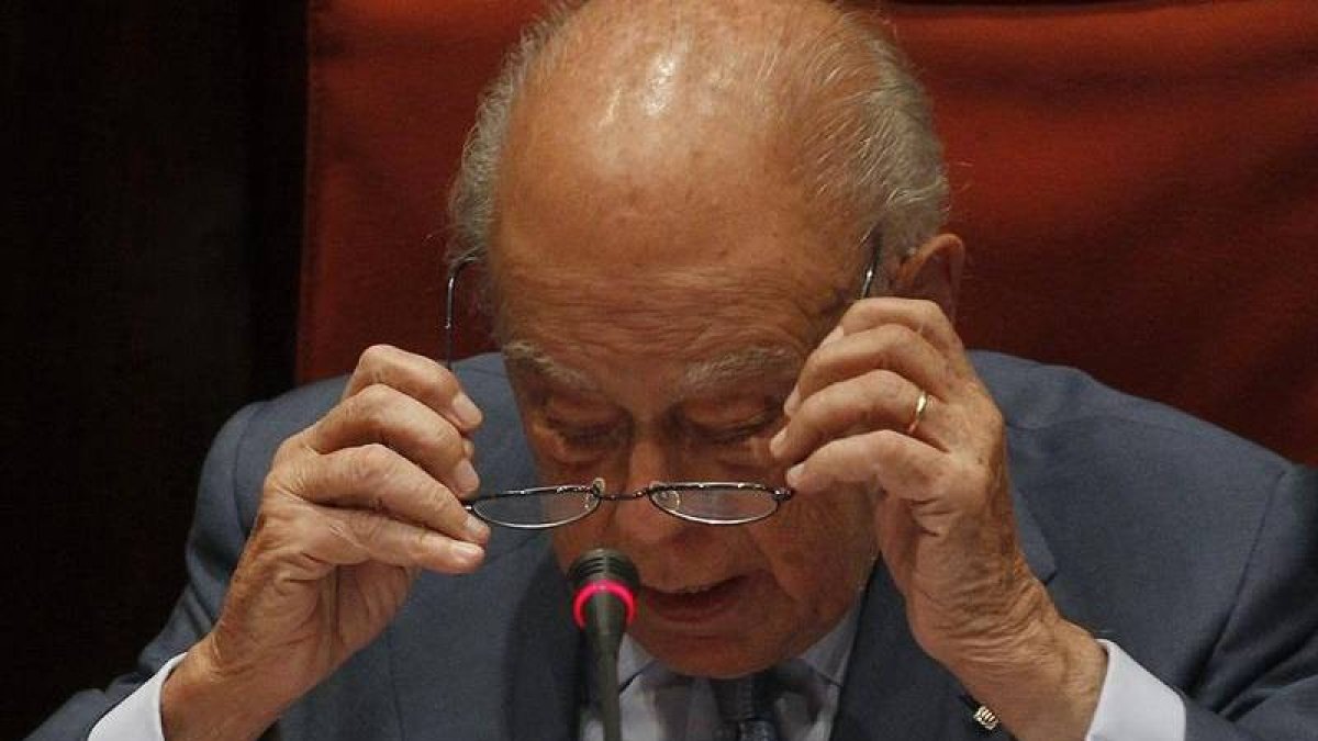 El expresidente de la Generalitat, Jordi Pujol, durante su comparecencia ante la comisión de Asuntos Institucionales del Parlament de Cataluña.-