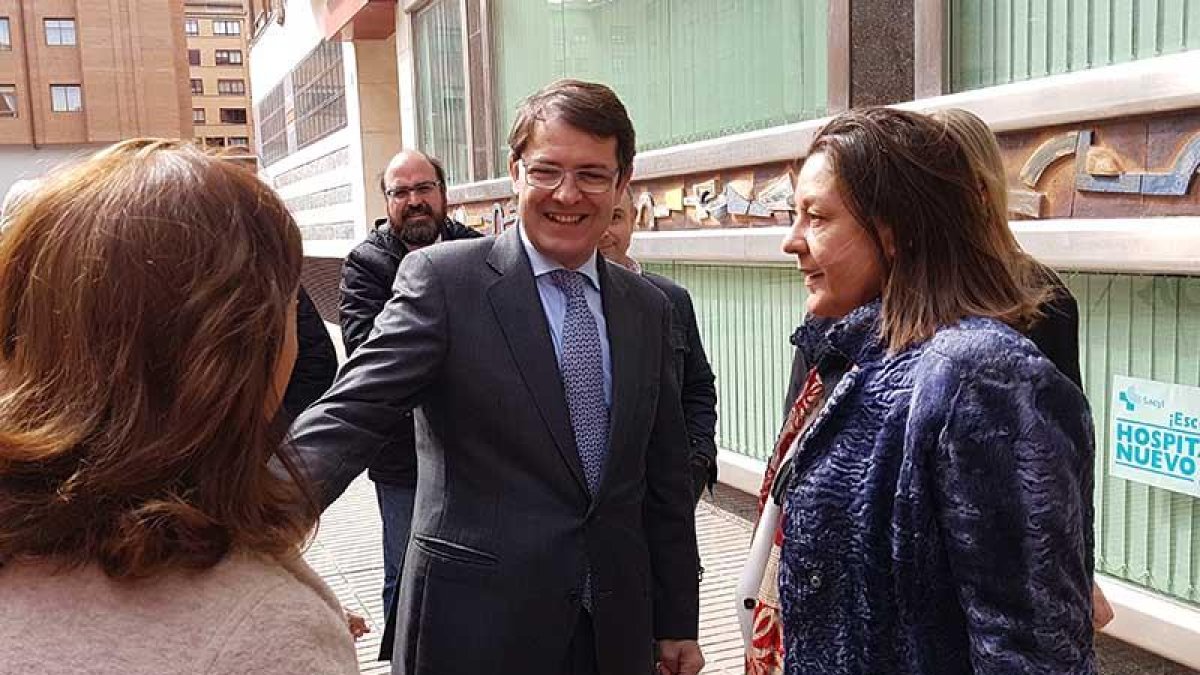Mañueco mantuvo ayer un encuentro con los empresarios de Aranda y la Ribera.-L.V.