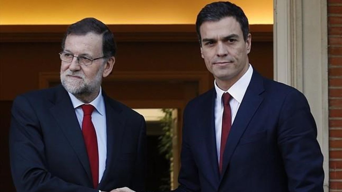 Reunión entre Mariano Rajoy y Pedro Sánchez en La Moncloa.-DAVID CASTRO