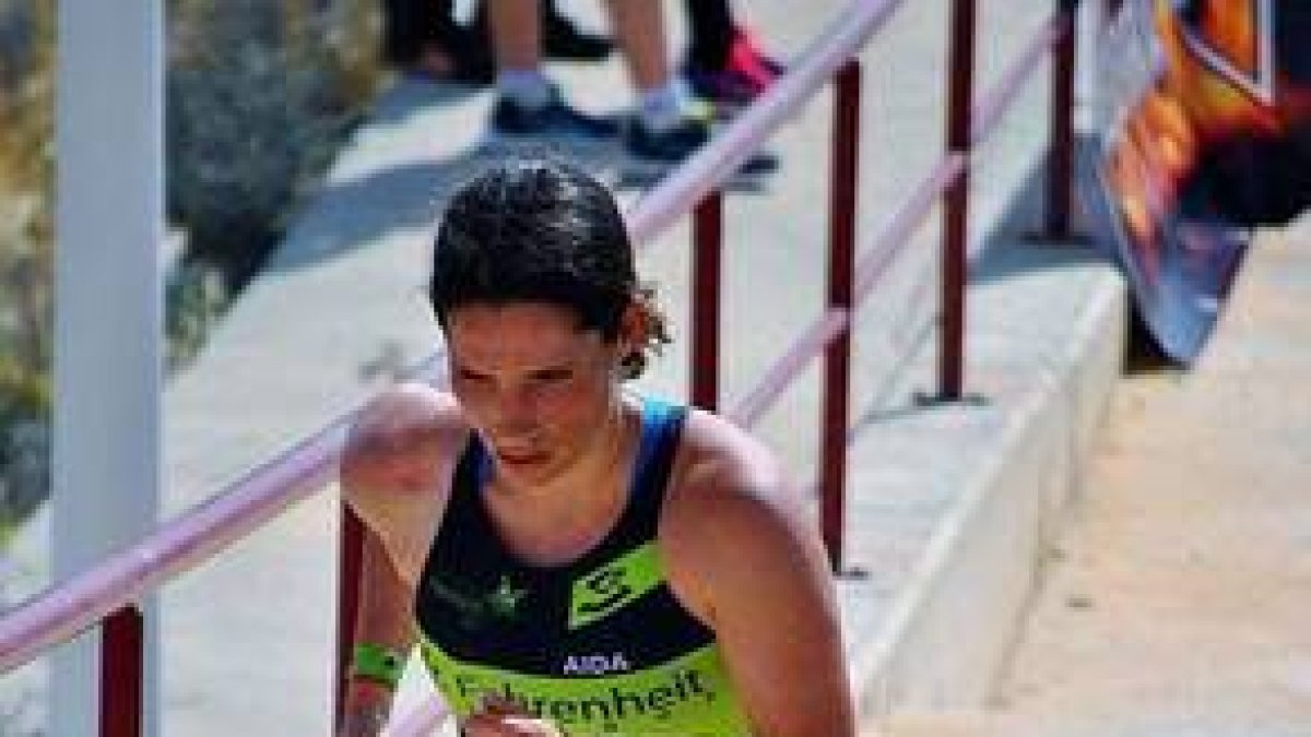 La triatleta Aída Valiño, durante una prueba.-Foto: TWITTER
