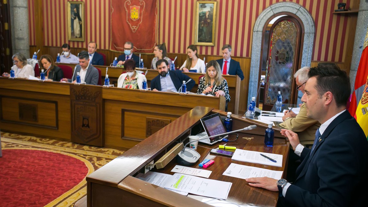 El grupo municipal del Partido Popular durante el último Pleno, en el mes de mayo. TOMÁS ALONSO