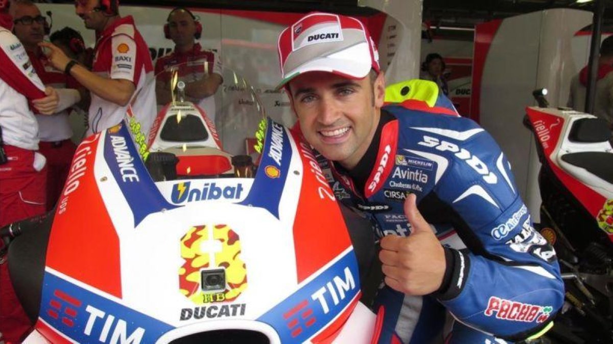 Héctor Barberá, con su Ducati oficial (y su mono aún del equipo Avintia) en Motegi.-EMILIO PÉREZ DE ROZAS (Enviado especial)