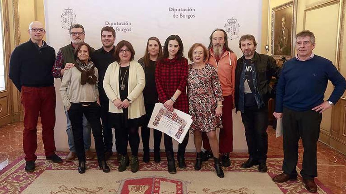 Luis Jorge del Barco, Valentín Martín, María José Díez, Miguel Nieto, Mariví Ramos, Nuria Álvarez, Ángela Sastre, Pilar Martínez, Javier Moradillo, Roberto Méndez y José María Saiz, de i. a d., en la foto de familia.-Raúl Ochoa
