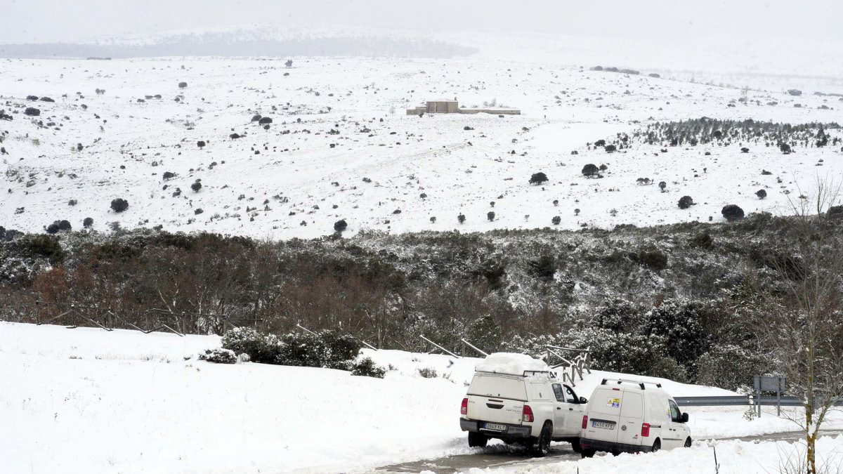 Nieve en La Mazorra pero afortunadamente fuera de las carreteras. I. L. M.
