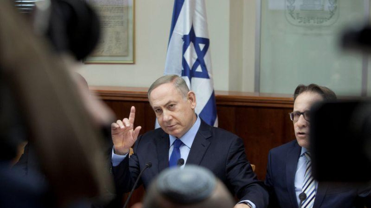 El primer ministro israelí Benjamin Netanyahu durante el Consejo de Ministros en Jerusalén el 25 de diciembre.-DAN BALILTY / REUTERS
