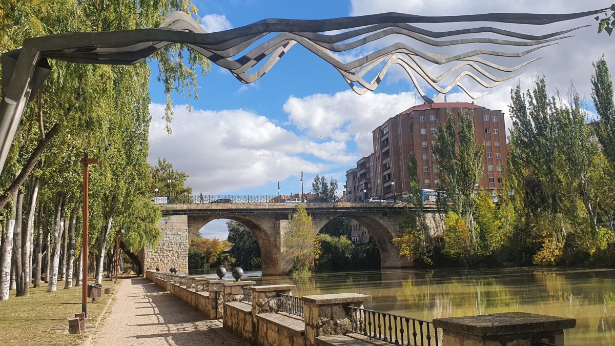 El Ayuntamiento invertirá 119.000 euros en la iluminacion de parte del río Duero