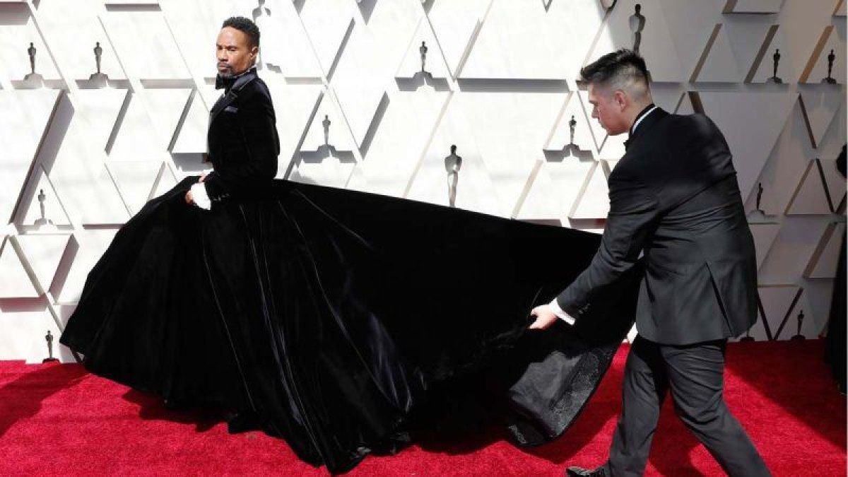 Los hombres sorprenden con sus estilismos en la gala de los Oscar. En la foto, Billy Porter a su llegada a la gala.-ETIENNE LAURENT