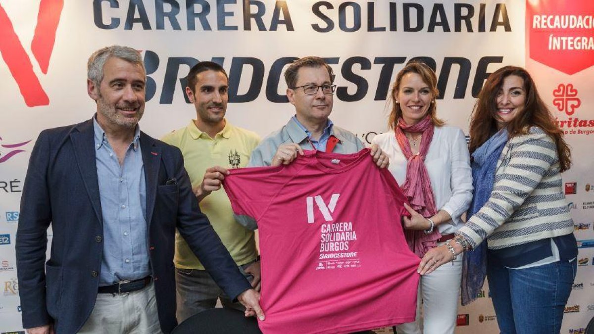 De izquierda a derecha, Jorge Simón,Diego Ruiz, Kepa Hernández, Lorena de la Fuente y Sonia Franco.-SANTI OTERO