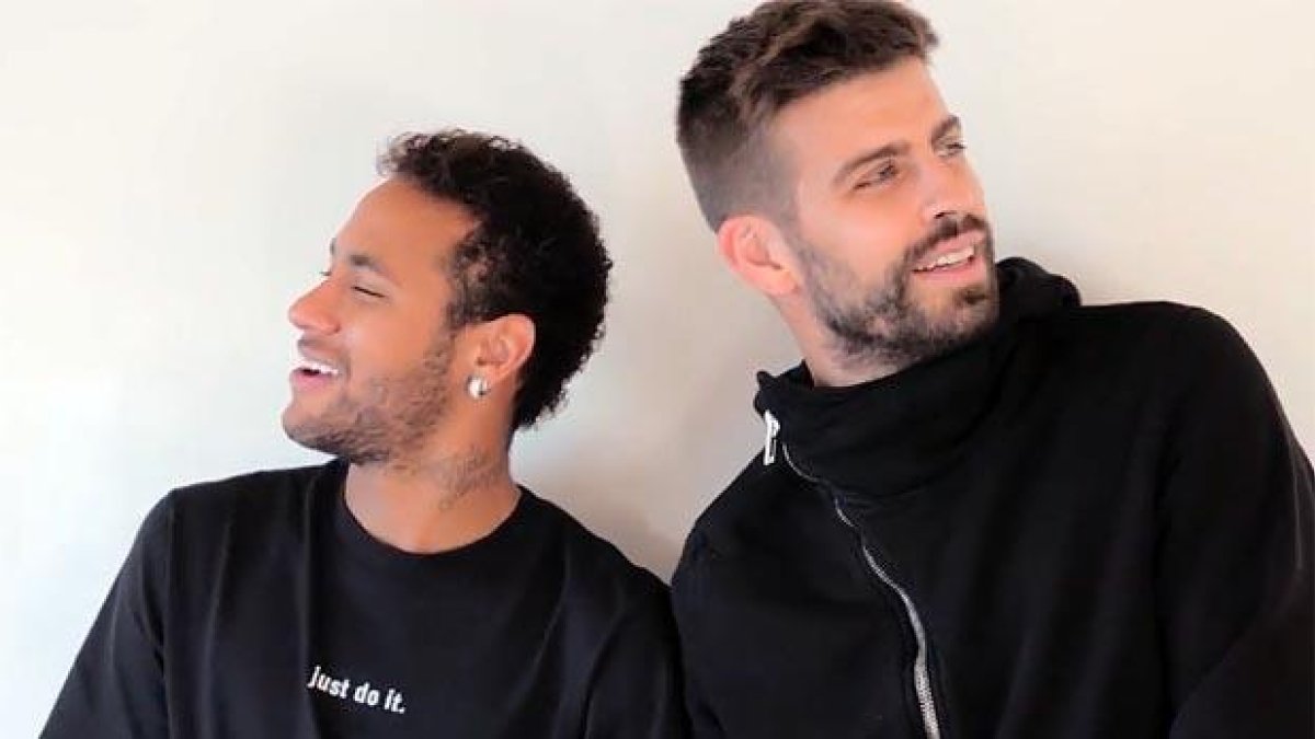 Neymar y Piqué, en un momento de la entrevista.-/ THE PLAYERS' TRIBUNE
