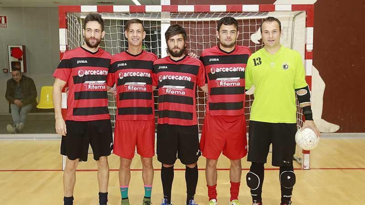 Imagen del equipo Tifema Arcecarne, que en estos momentos es tercero en la Primera División.-RAÚL G. OCHOA