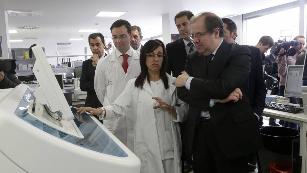 El presidente de la Junta de Castilla y León, Juan Vicente Herrera, visita las nuevas instalaciones del Hospital Comarcal de Benavente (Zamora)-Ical