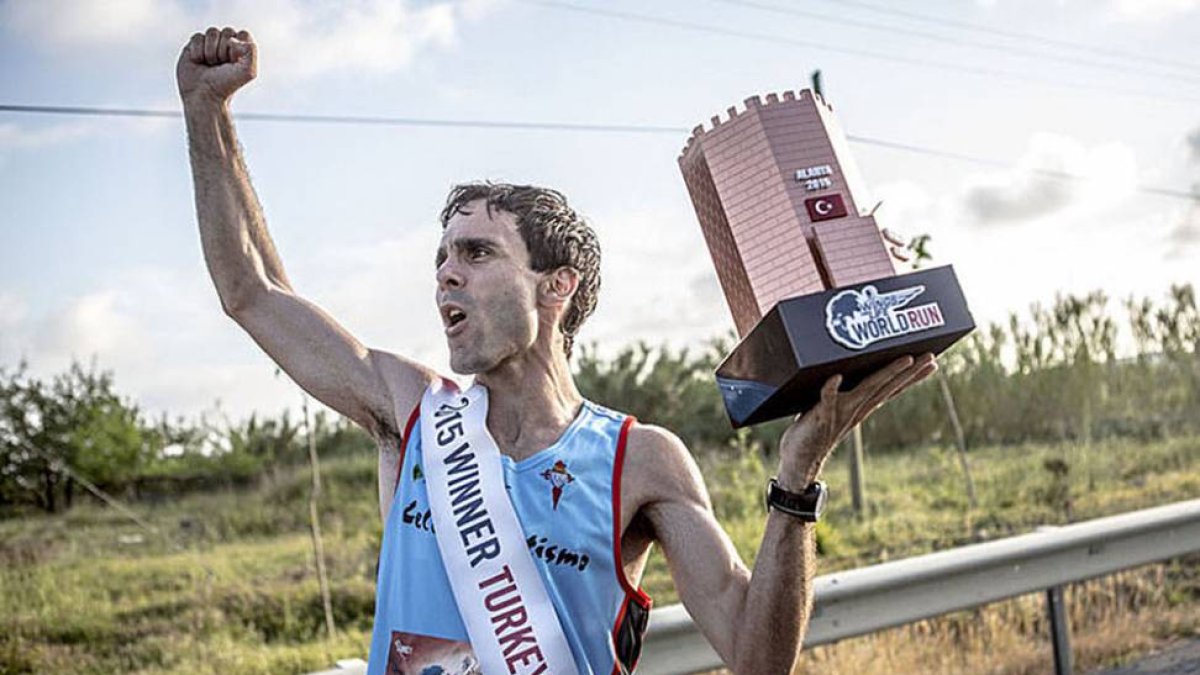 José Antonio Requejo celebra su triunfo en tierras turcas.-