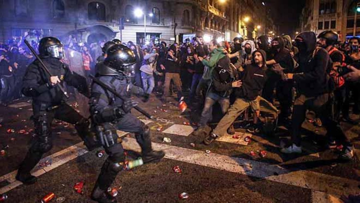 Cargas policiales en Barcelona.-ANGEL GARCIA