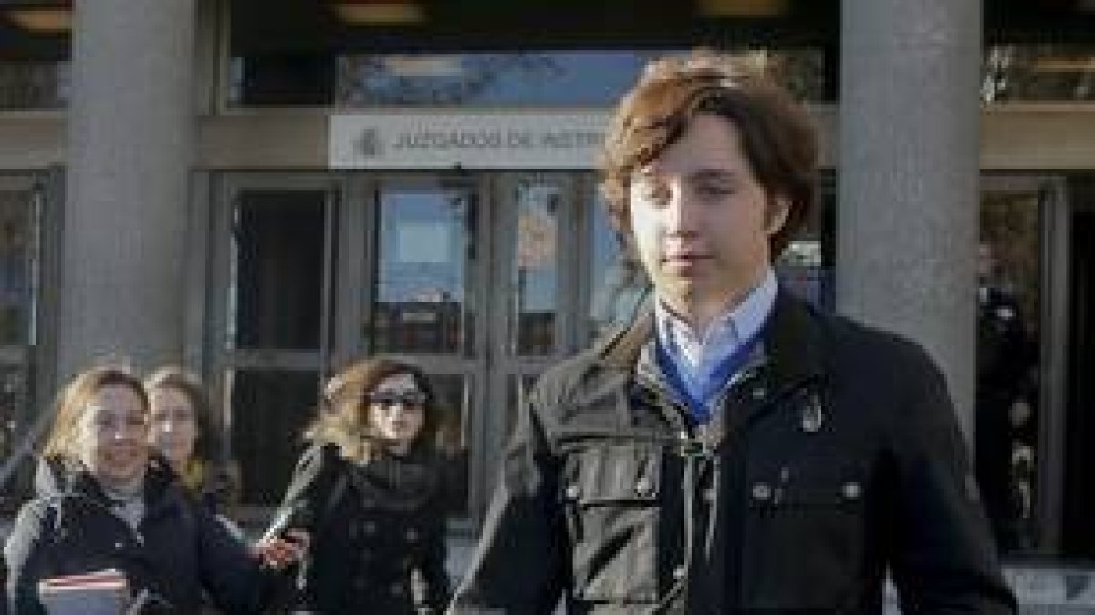 Francisco Nicolás Gómez Iglesias, el 'pequeño Nicolás', a la salida de los Juzgados de la plaza de Castilla de Madrid, el pasado 9 de enero.-Foto: EFE / JUANJO MARTÍN
