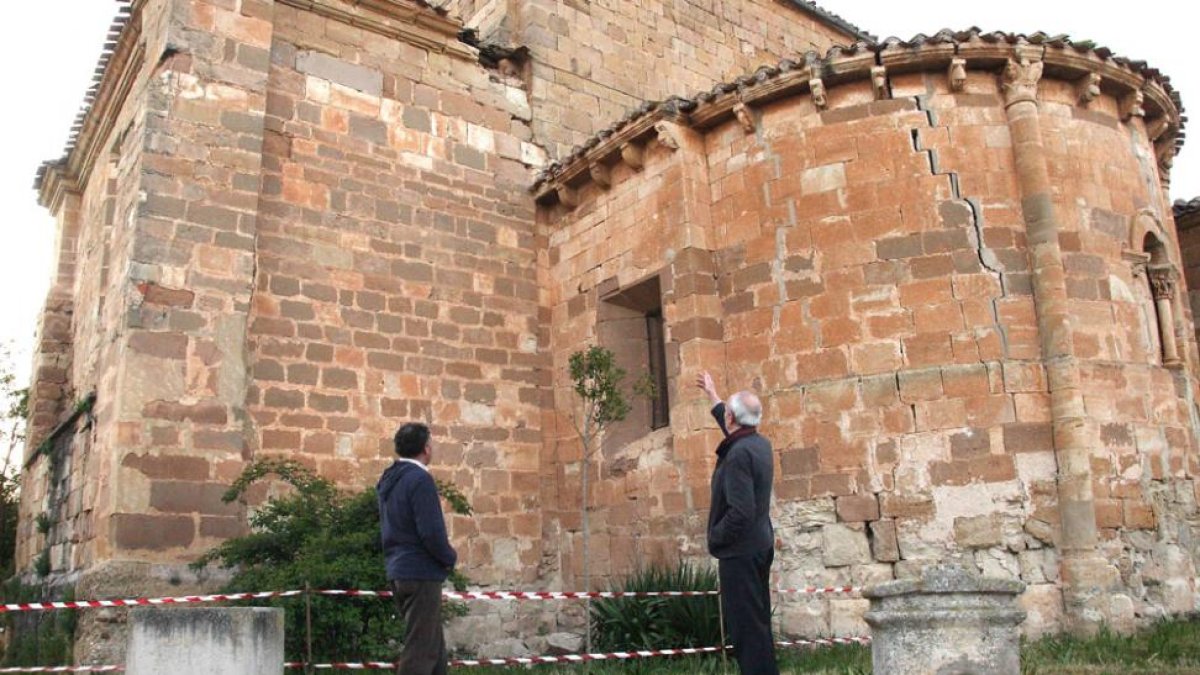 La iglesia de Aguilar de Bureba es uno de los elementos patrimoniales más destacados de la Bureba.-ECB