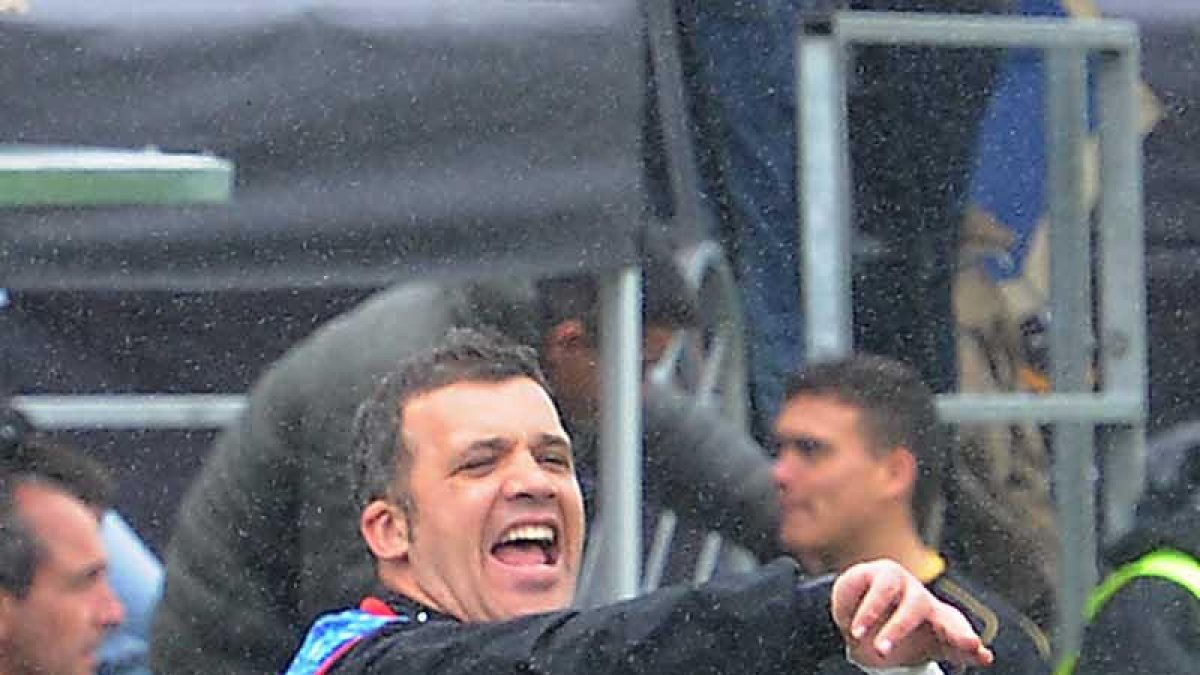 David Martín da indicaciones a sus jugadores.-ISRAEL L. MURILLO