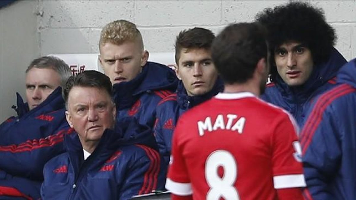 Juan Mata, tras ser expulsado.-REUTERS / CARL RECINE