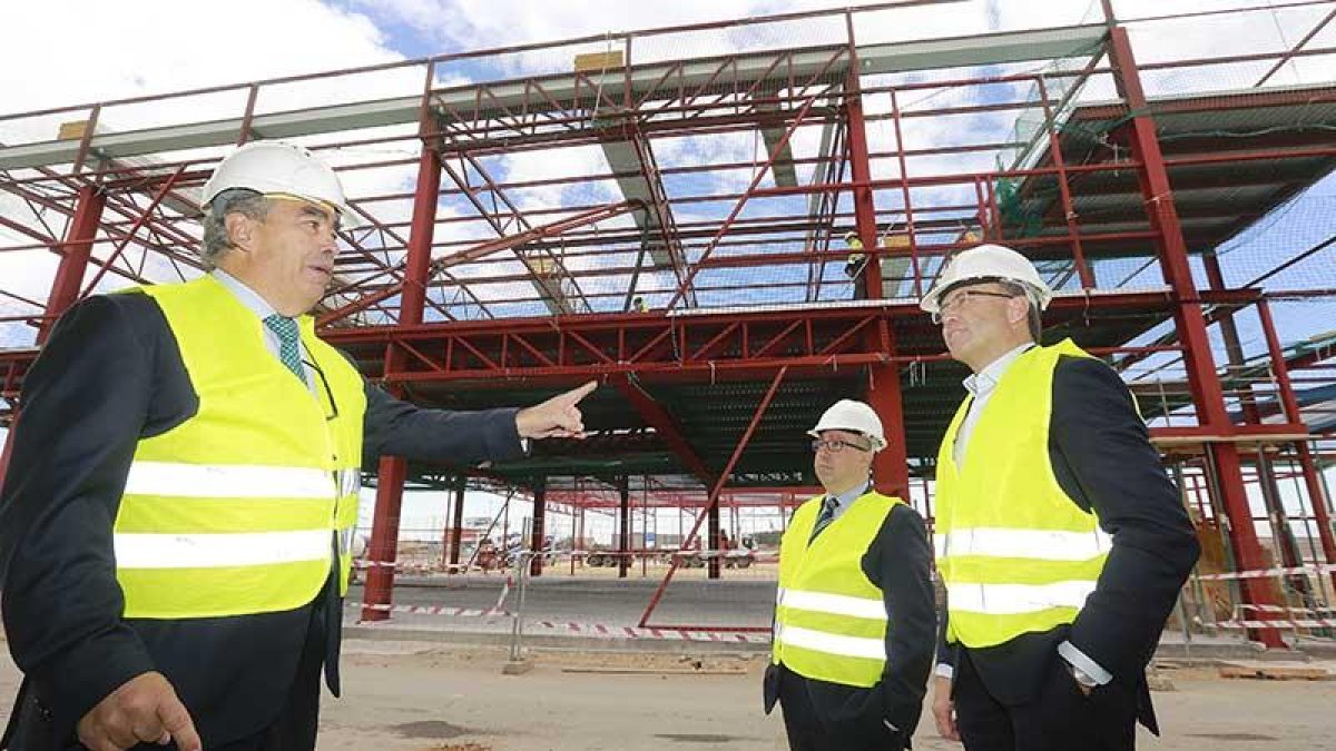 El frontal de la nueva zona de expansión se dedicará para exposición, donde cada marca tendrá su entrada diferenciada.-R. OCHOA