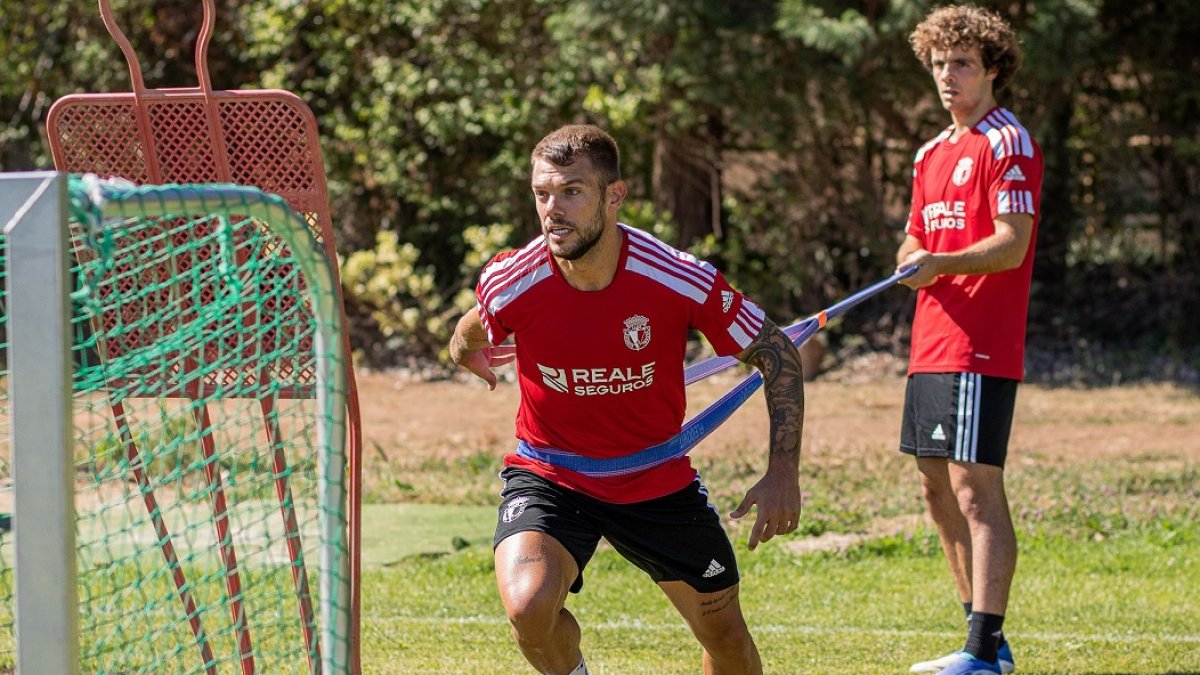 Borja González y Artola, durante un entrenamiento. BURGOS CF