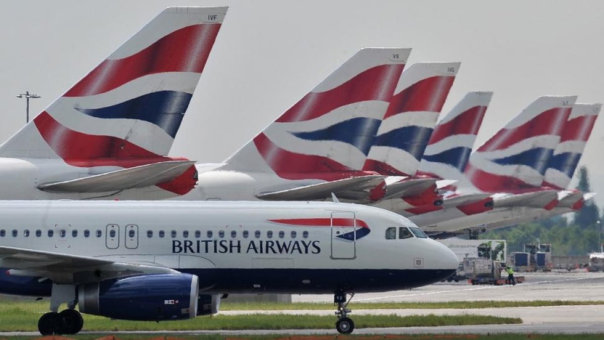 Aviones de British Airways en el aeropuerto de Heathrow.-AFP / CARL DE SOUZA