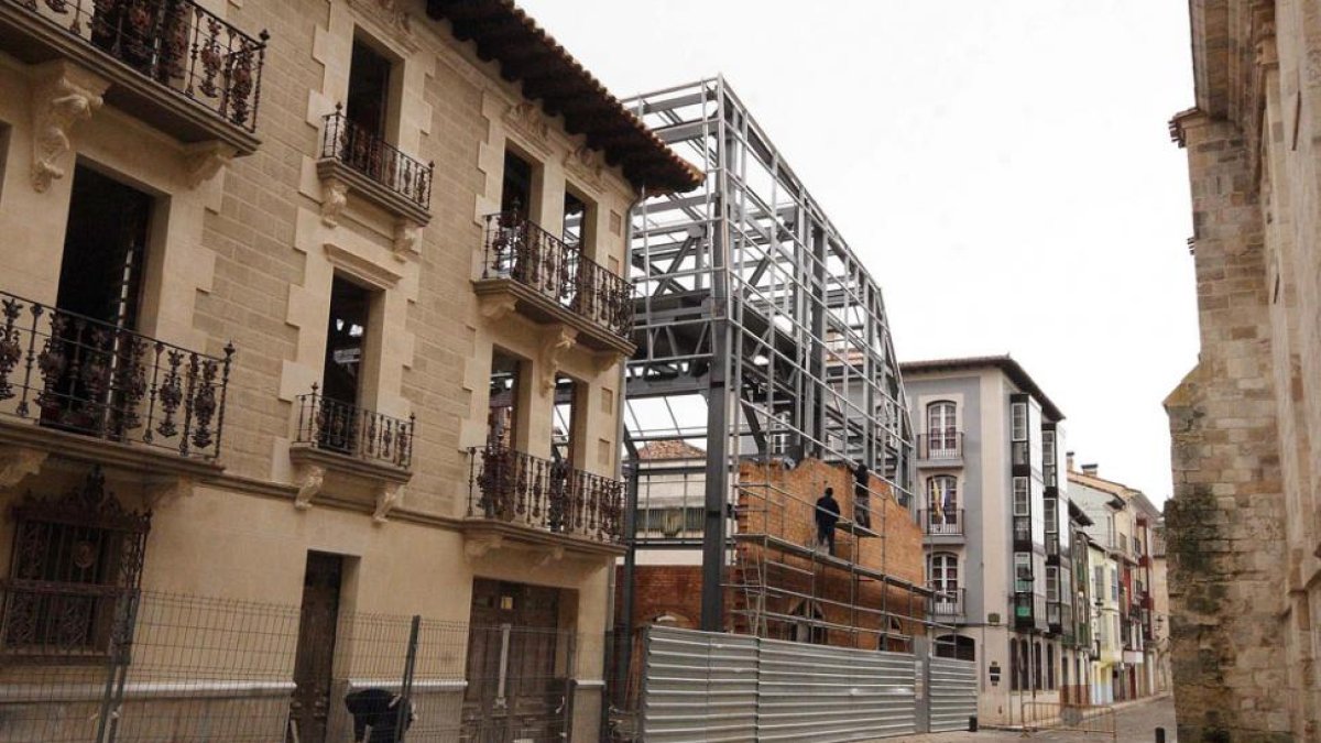 La Casa de los Salamanca se ha convertido en el proyecto más longevo de Briviesca.-G.G.