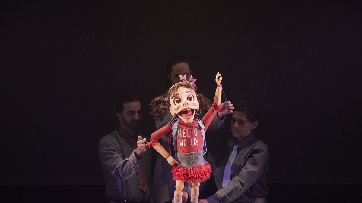 Imagen de 'Cris, pequeña valiente', de Espejo Negro. ECB