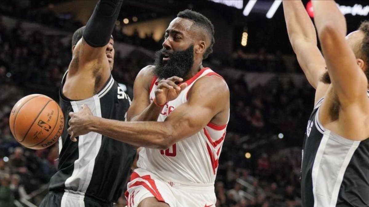 James Harden ya es un rey en la NBA.-AP / DARREN ABATE