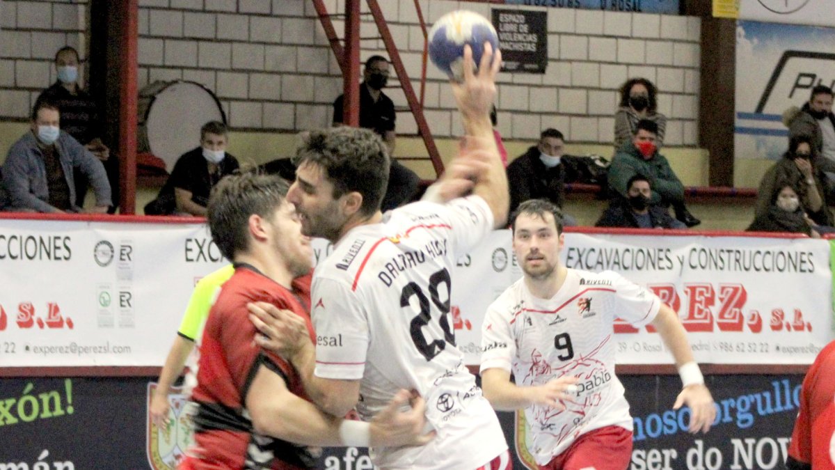 Dalmau en acción en el choque de ayer en Pontevedra. UBU SAN PABLO