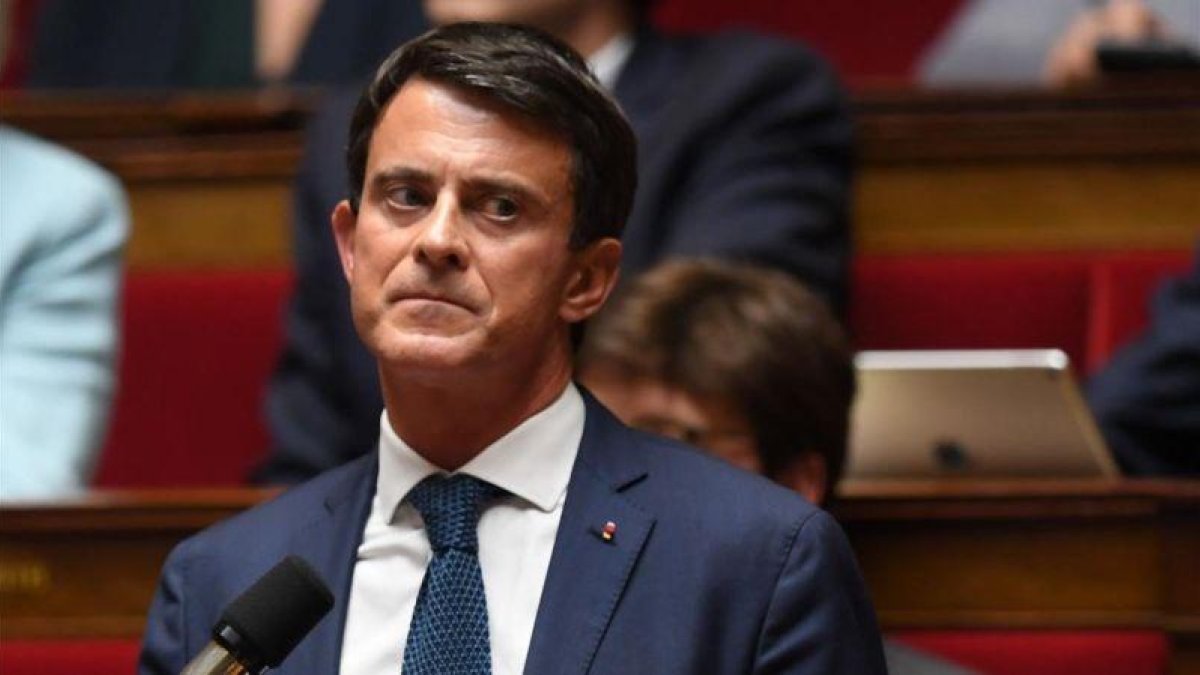 El exprimer ministro francés y candidato a la alcaldía de Barcelona.-CHRISTOPHE ARCHAMBAULT (AFP)