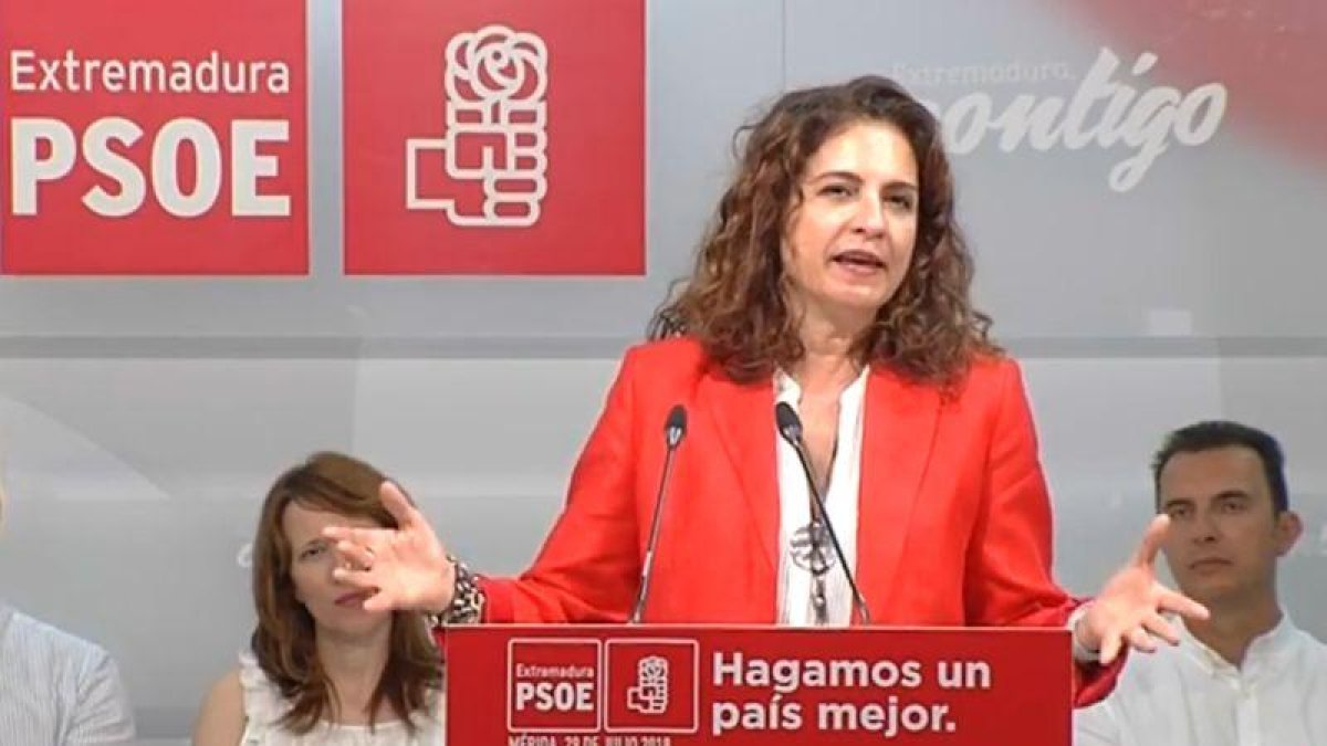 La ministra de Hacienda, María Jesús Montero, durante el acto socialista de este domingo en Mérida.-E.P.