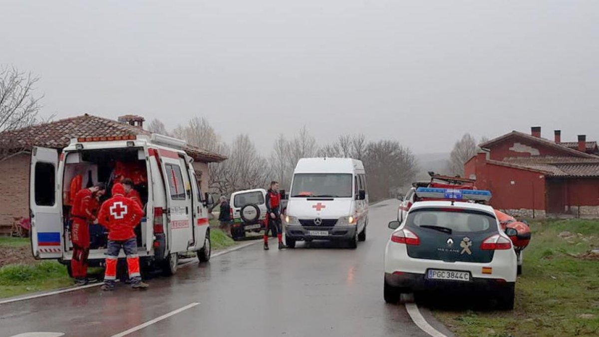 Guardia Civil y Cruz Roja continuaron este fin de semana con la búsqueda hasta bien entrada la tarde-noche del domingo.-CRUZ ROJA