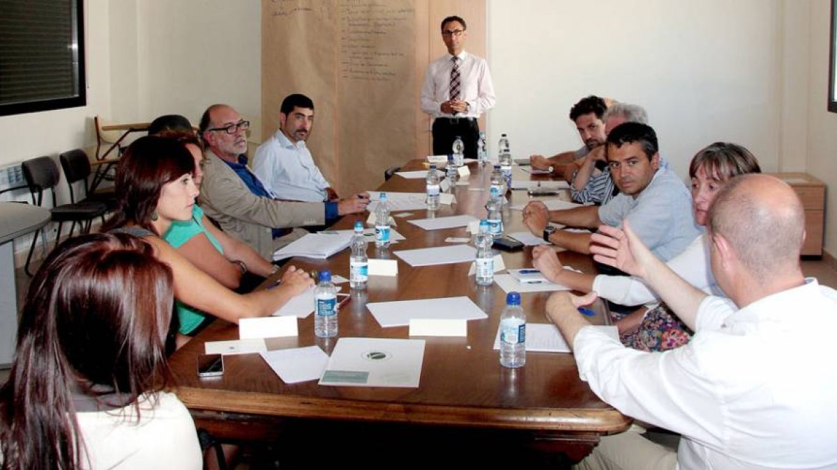 Reunión de Adeco Bureba para debatir sobre el Plan estratégico.-G. G.