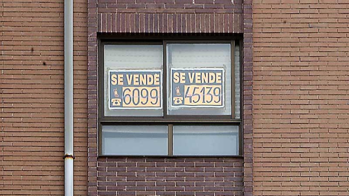Un piso en venta en el barrio del G-3 de la capital burgalesa.-RAÚL G. OCHOA