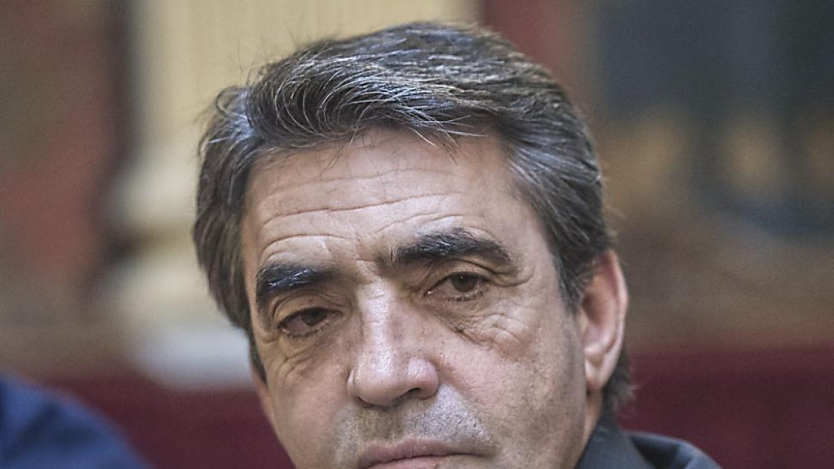 El ganadero, durante un momento de la charla que ofreciò el ganadero en Burgos.-I. L. M.