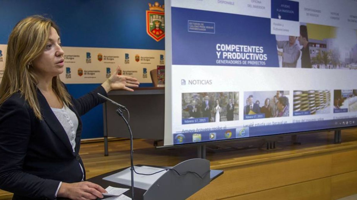 Carolina Blasco durante la presentación del nuevo portal web ‘Invertir en Burgos’.-SANTI OTERO