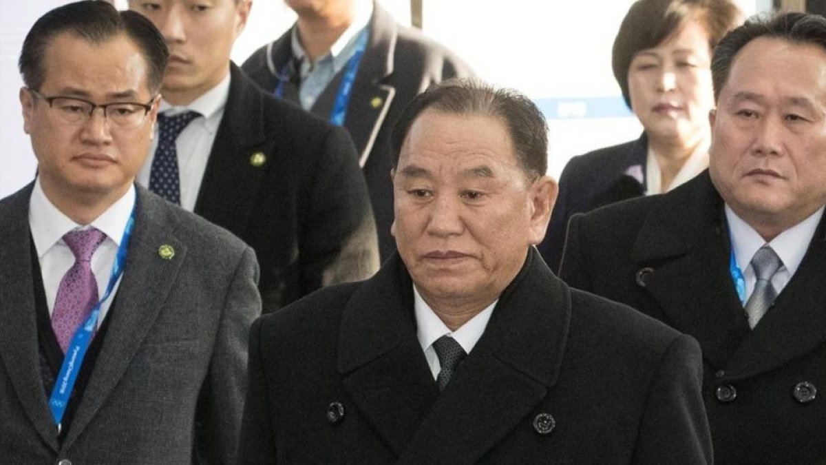 El vicepresidente de Corea del Norte, Kim Yong-chol (centro).-YONHAP