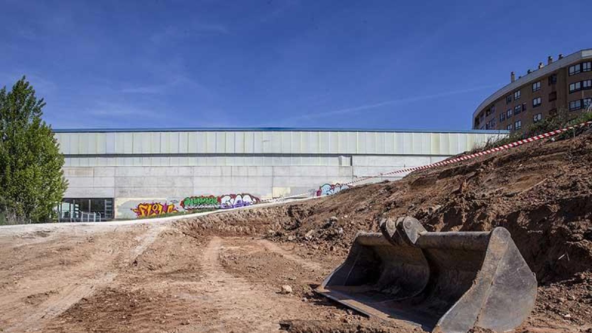 Imagen de los primeros trabajos del aparcamiento de Pisones.-RAÚL G. OCHOA