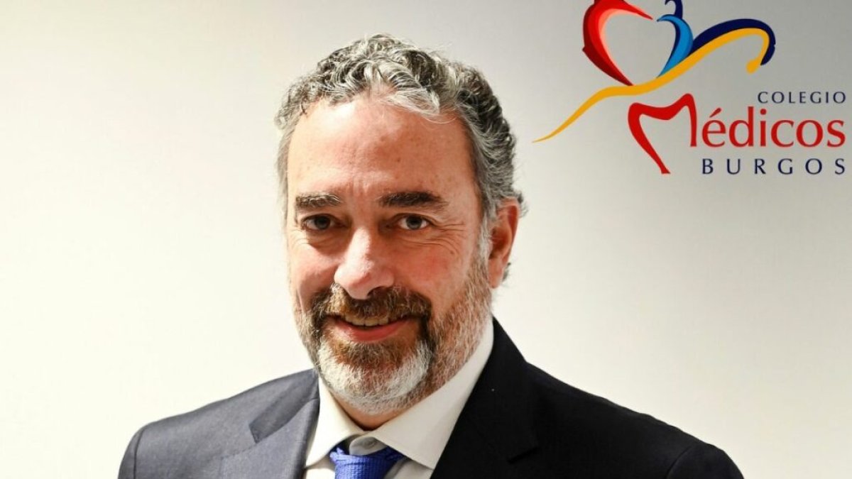 Joaquín Fernández de Valderrama, presidente del Colegio de Médicos de Burgos.- E. M.