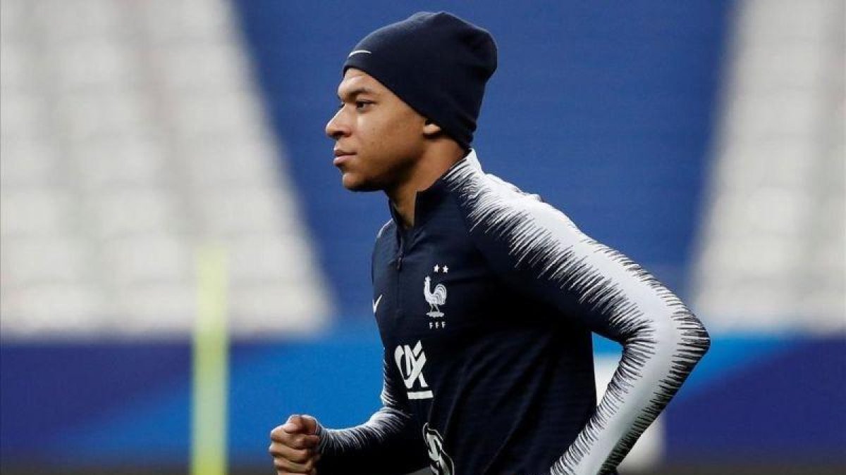 Kylian Mbappé, en entreno de Francia en Saint-Denis este pasado domingo-BENOIT TESSIER (REUTERS)