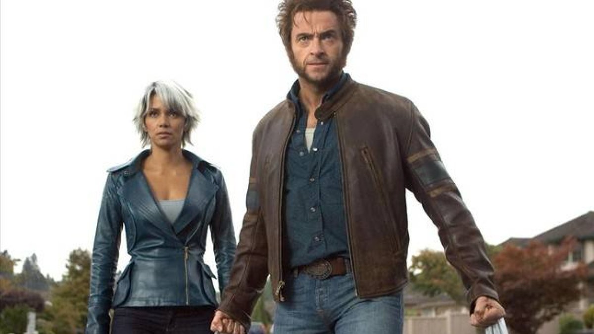 Halle Berry y Hugh Jackman, en una escena de la película 'X-Men: La decisión final'.-