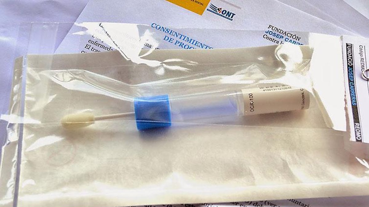 Kit de saliva que se recibe tras rellenar el formulario.-ETHEREABLOGDEMODA