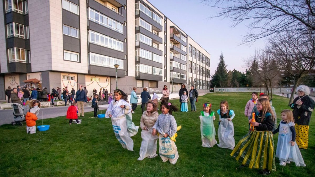 El Carnaval tiene como prólogo cada año la celebración del Jueves de Todos. SANTI OTERO
