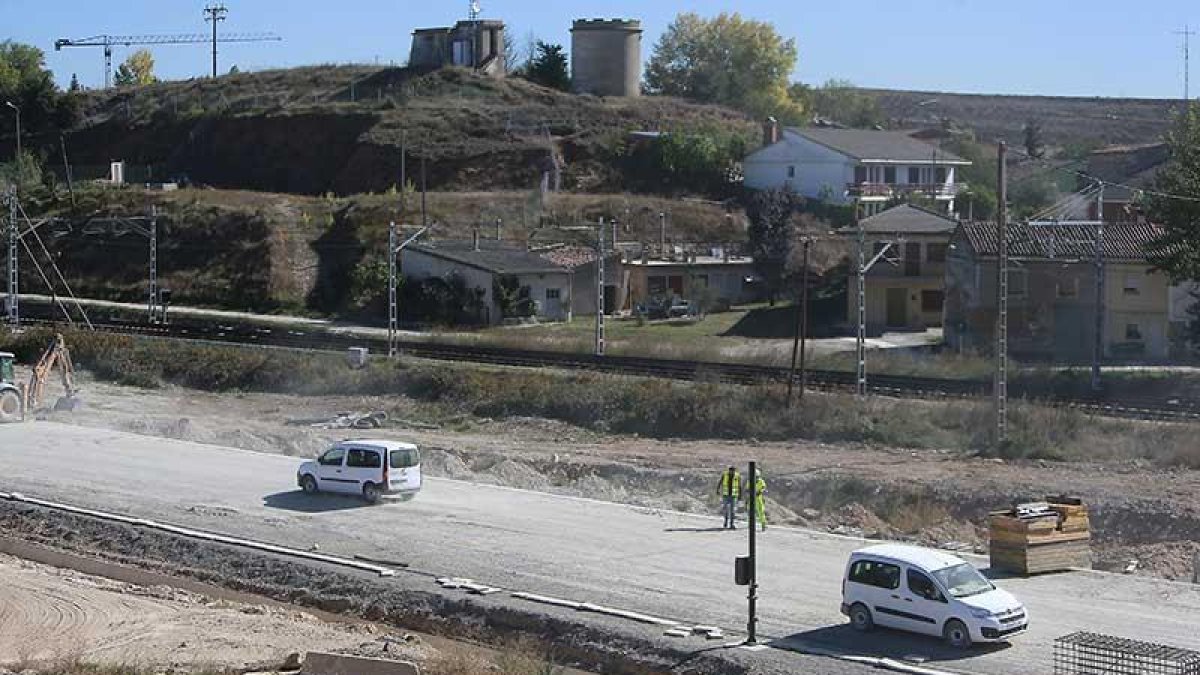Las obras de la Alta Velocidad ocasionaron desperfectos que a día de hoy son palpables en la localidad.-ISRAEL L. MURILLO