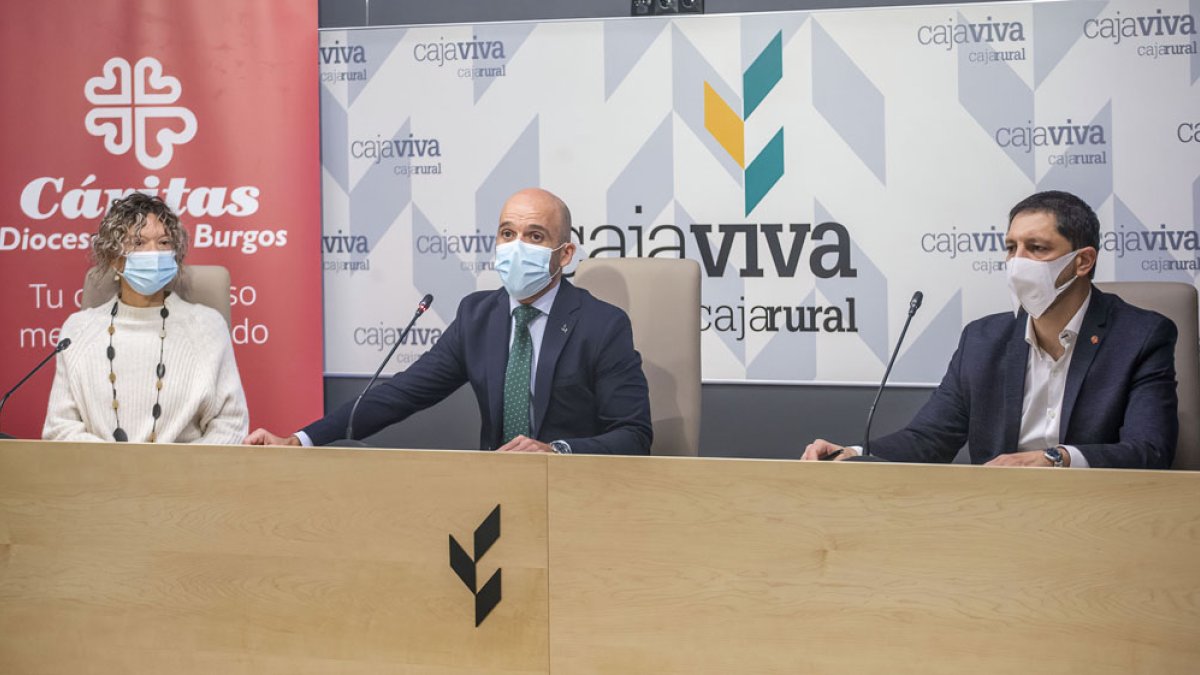 Mercedes Rodríguez, Javier Casado e Ignacio Ruiz. SANTI OTERO