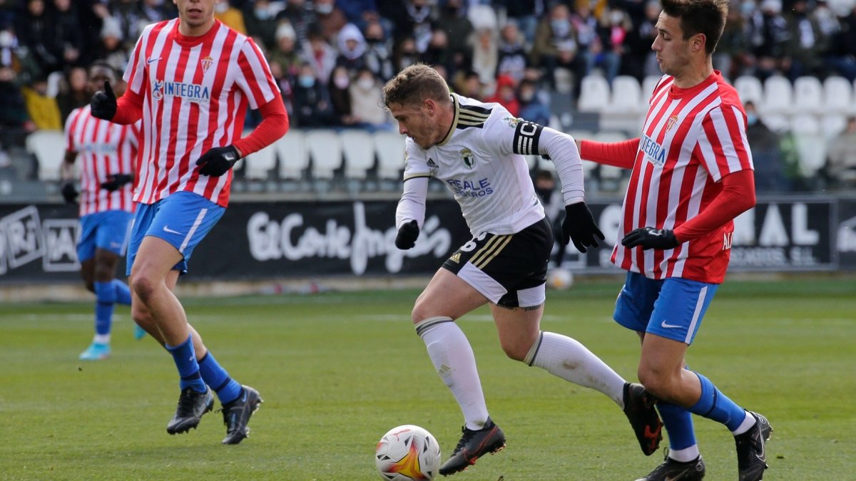 Juanma se escapa de su par. TOMÁS ALONSO