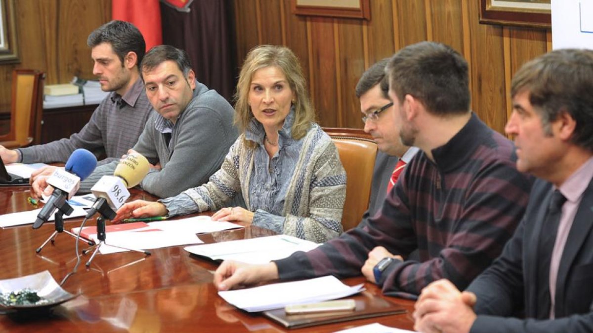 María Luisa Ortega (Junta), Javier García Bueno (Caja Rural), Julián Vesga (FEC) y Fernando Gómez (Ayuntamiento).-ISRAEL L. MURILLO