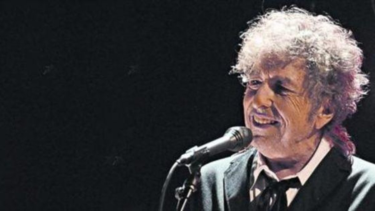 Bob Dylan, cantautor y premio Nobel de Literatura 2016, da entrevistas con cuentagotas.-AP / CHRIS PIZZELLO